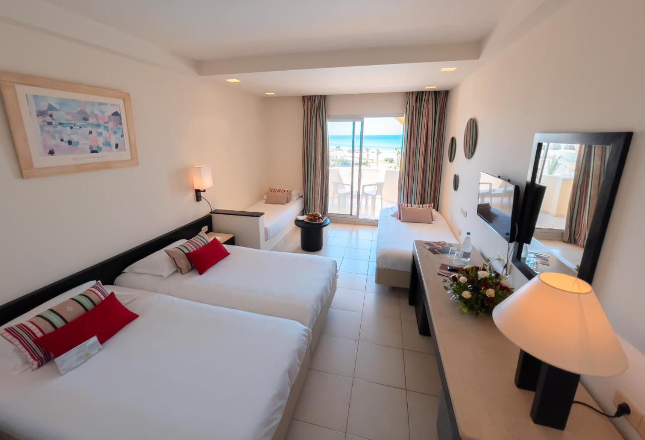 Camera Familiare con Vista Mare